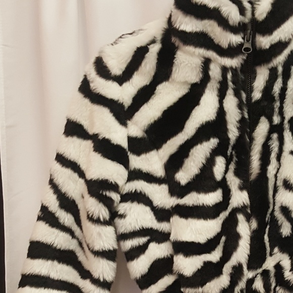 Jacket - Faux Fur Animal Bomber - Picture 2 of 5